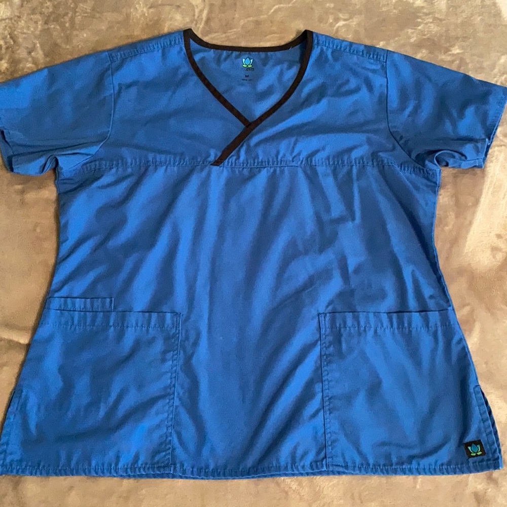 Maevn Royal Blue Scrub Top with black trim Women’s Size Medium